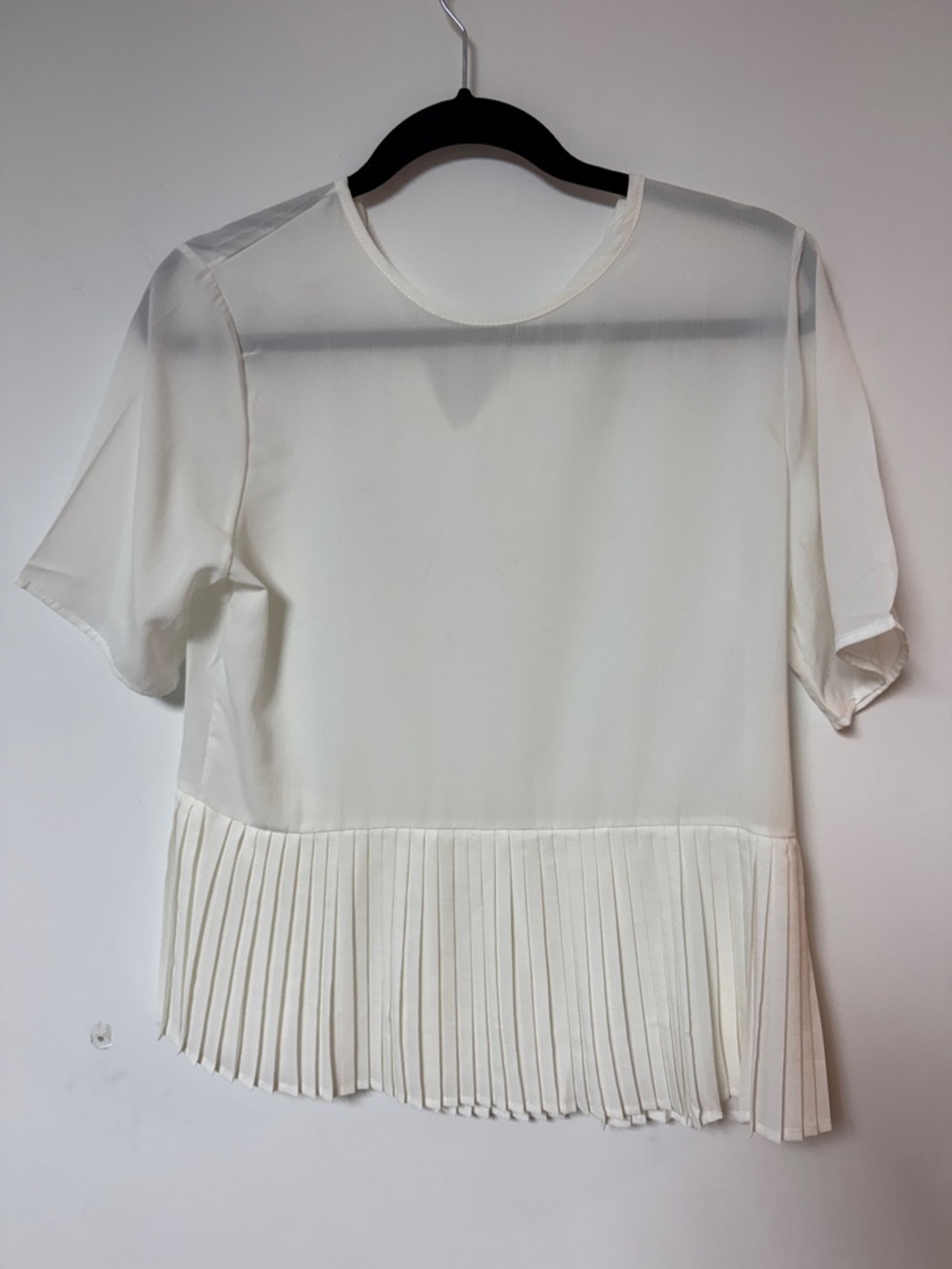 Women’s Cream Pleated Hem Short Sleeve Top